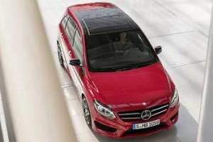 Компания Mercedes-Benz представила обновленную версию автомобиля B-Class