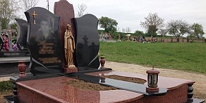 Приемлемо ли вместо памятника на могилу ставить просто крест?