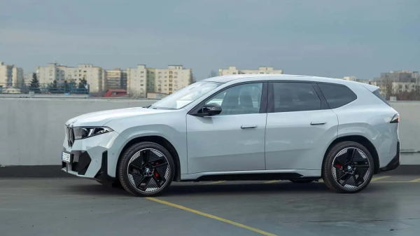 BMW ���������� � ������� 50-��������� ����������������� iX3: ��� ������