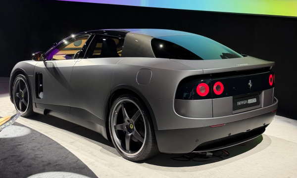 Ferrari Luce �������� ���� ������
