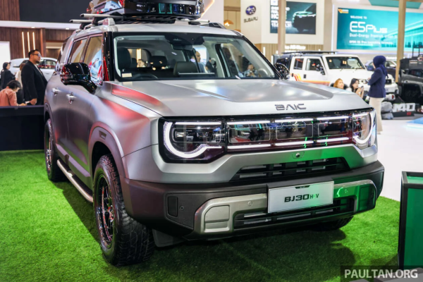 BAIC BJ30 Hybrid �� GIIAS 2026 � 1.5 �����, ��������/������ ������, �������������� DHT, �� 409 �.�./685 ��, 121�134 ���. ���������