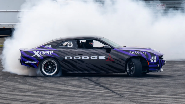 Dodge ������ ��� ���������, ����� ����� �������� ���������� ����������� �����, �� �� ���� ��� ��������� V8