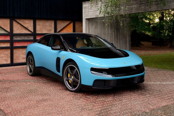 ������������� Ferrari Luce ��������� � ��� ������: ������� ������� �������