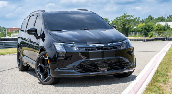 ����������� �������� Chrysler �������� �� ��������� ������ Pacifica: 