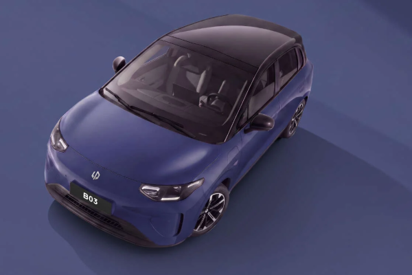 Leapmotor B03 � ���������� �������� ������������� A05 B-��������, ��������������� � ������� � ����� � ������� ���� CLTC 510 ��.