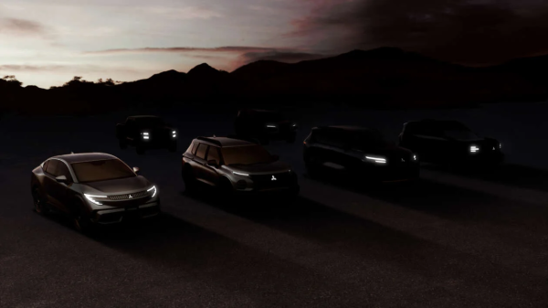 Mitsubishi �������� � ��� ����� �� ���� Nissan � ����������� Eclipse Sportback EV � ������� Outlander