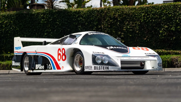 �� �������: Lola � �������� ���������� 1984 ����, ���������� ���� ����� � ��-���� �� Street Tyres