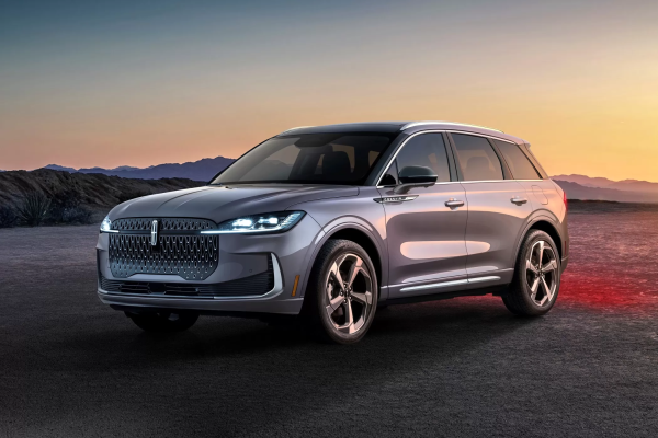 �� $48 790: Lincoln Corsair �������� �� ����� ��� � �������� �������