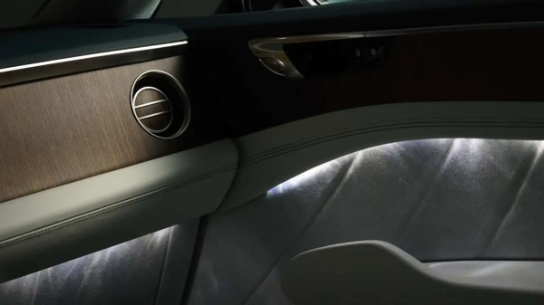 ������ ������������� Bentley ������� ������� �� ����������� ������