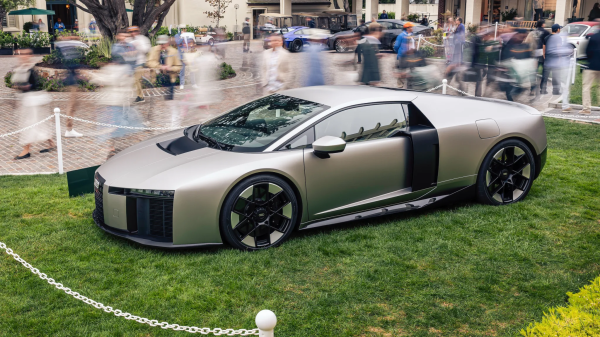 ������ Audi �� ����� ��������� Nuvolari � ������� R8 �� ���� R8