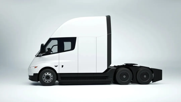 Tesla ������� ��������������� Semi �� ����� ������
