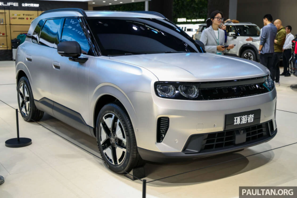 ������ ���������� � Jetour Tourer/TX � ������������� sub-T1, ������� ����� ������������� � Atto 3, eMas 7; �� 374 �.�., �������� ������� �� ����� ����