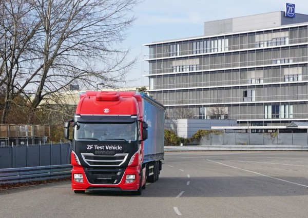 ZF показала гибридную коробку передач, которая в разы лучше экономит топливо.