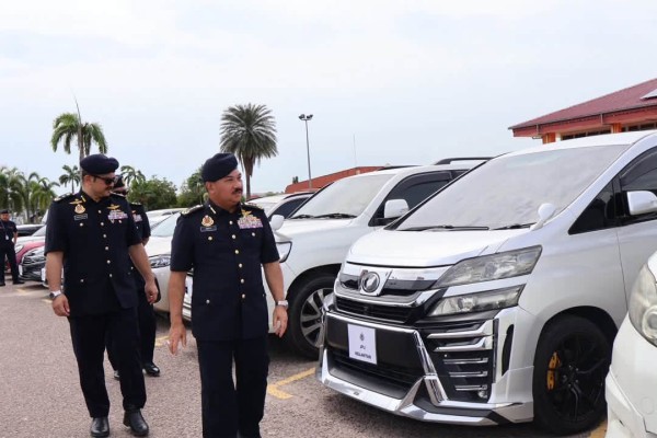 3790 ��������� ����������� ���������� 550 ��������� ��������� ������������ JPJ � ������ �������� Ops Luxury. �������� ����������� �������� ��������������� � ������� ������������� ��������������, ����������� ���� � ����������.