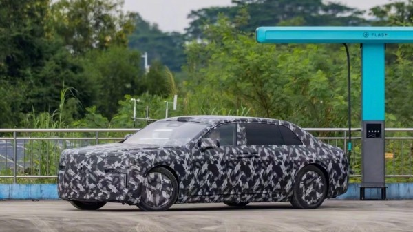 BYD ������ ����� Rolls-Royce ������� � ������������� ��������