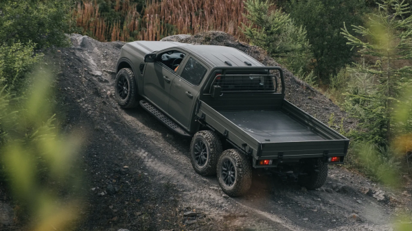 ������� ����, �� ���������� �� ����������� ���������������� Ranger 6x6, ������� �� ������� ��� ������.