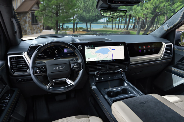 GM ������������ ���������� �� ������ � CarPlay � Android Auto: TDS