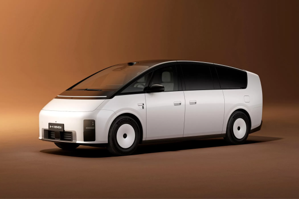 Li Auto ����������� ��������� ������� �� �����������