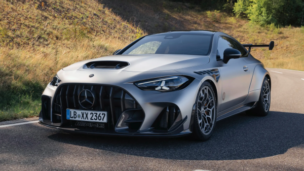 Mercedes-AMG C-Class ����� �������� V8, ������ ��� ��� PHEV � �������������, �� ��� ��?