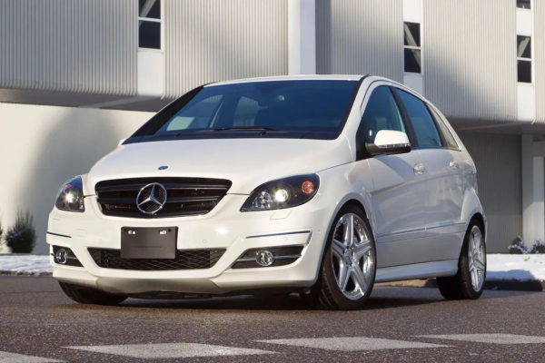 ������� �������� Mercedes-Benz ��������� ������� ������� V8