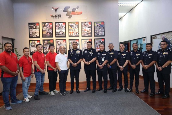 Полиция Малайзии получила шлемы и куртки Givi для велогонки Le Tour de Langkawi 2026