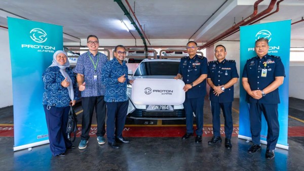 Proton eMas 5, eMas 7 EV � PHEV ������� ��������� ����������� ������ PDRM � Gentari ����������� ���������� �������