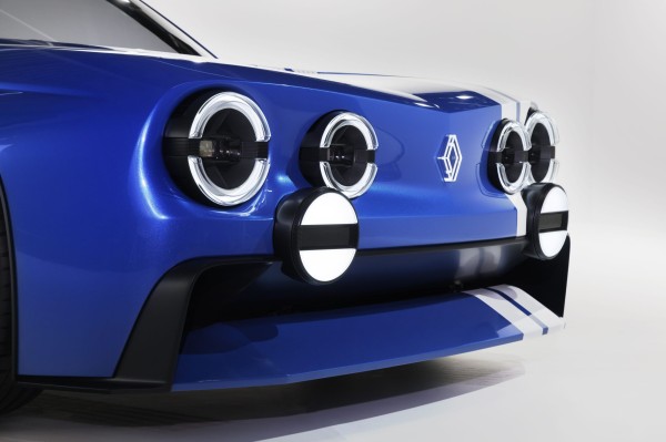 Renault �������� �������� 8 Gordini � �������� �������������� ���� ��������� 270 �.�.