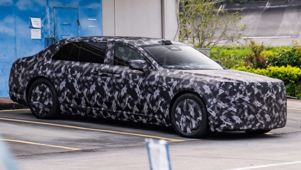 Yangwang ������� ����� ��������� ����� � �������� Rolls-Royce BYD � ������� ��� ���������, ������������� �������������