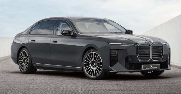 ����� BMW Concept 7 Protection � ����� ������, ����� ���������������� ������� ������������; �������� BayB; �� ���� M760e xDrive