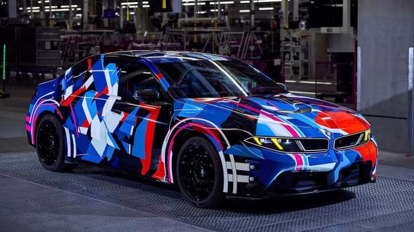 ������������� ���������� BMW M3 �������� �� ����������� ����