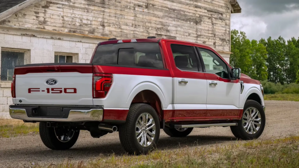 Ford ����� ������� � ��� $ 12 545 �� ��������