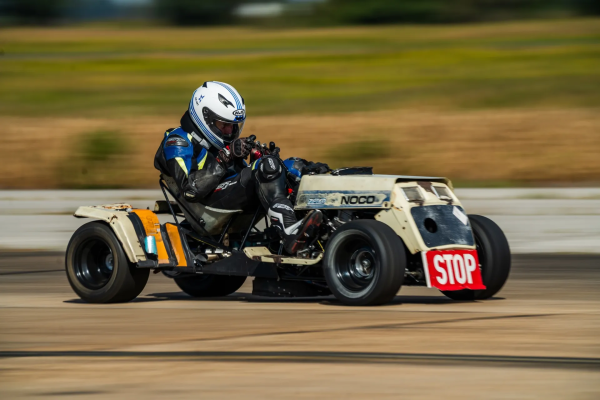 ������������� Land Speed, ����������� � ����, ��������� �������� 152 ���� � ��� � ��� ��� ����� �����