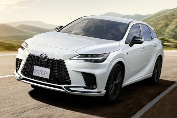 Гибридный кроссовер Lexus RX получил новую подвеску после тестов на гоночной трассе