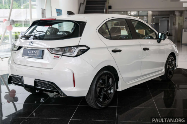 Honda City Hatchback RS e:HEV 2026 ���� � ������������� � �������� � 1,5-�������� ������, 112 900 ��������� �� ������ ��� ���������