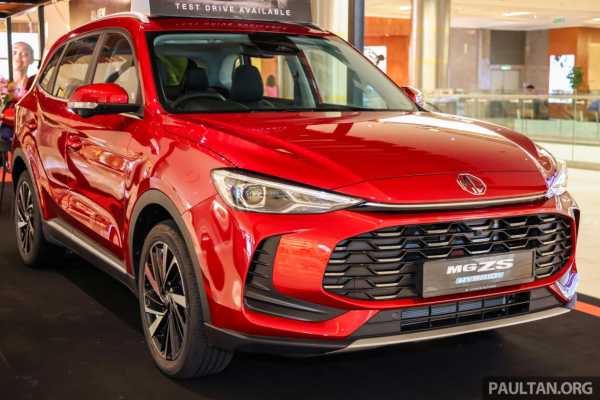 MG ZS ������� � �������� � ����� ������� B-����������� � ������, �������� ��������� 170 �.�. 1.5T � 215 �.�. Hybrid+, CKD �� 104 ���. ���������