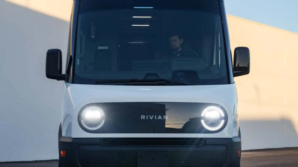 �� ������ � ����������: Rivian ������� ���� ����� �������� ����������