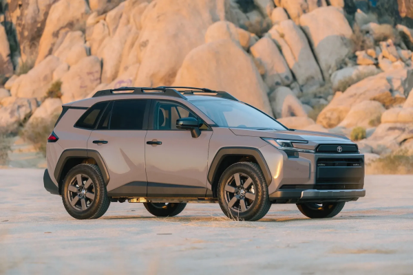 ����� Toyota RAV4 Woodland PHEV 2026 ����: ����� RAV4 �� 48 ����� �������� ��� ��� ���� �����