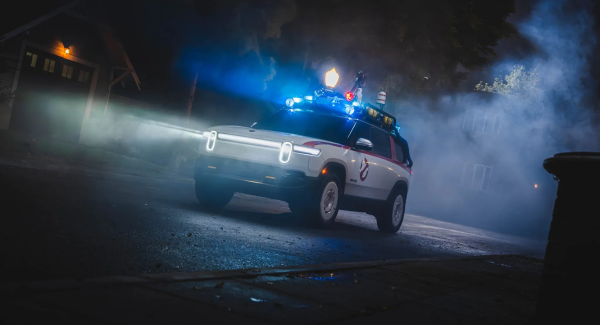 Rivian ��������� R1S � Ecto-1 �� 
