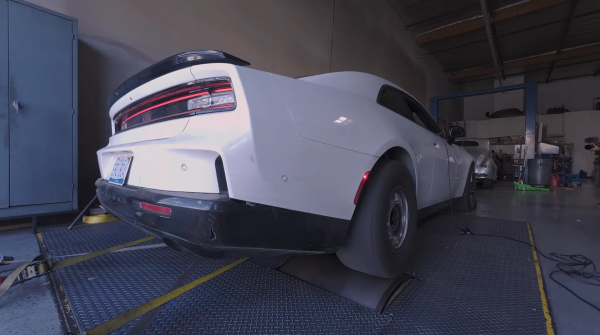 ��� ��� ����� ������ Dodge Charger V8? ���� Hurricane I6 ������ 970 �.�. �� �������