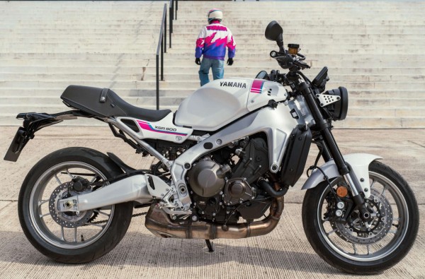 Yamaha XSR900 2027 ���� � ����� Neon White, ������������� YZF750R